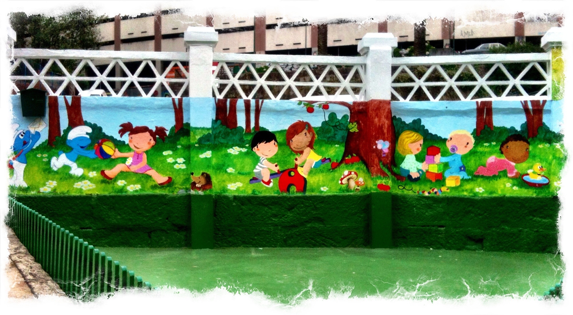 Pintura mural Escuela infantil pitufos, vigo, galicia, Begoña pérez-Herrera Moreno, bgophycolorincolorado.jpg