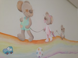Pintura Mural, "Ratoncitos over the Rainbow" , Autora Begoña Pérez-Herrera Moreno, inspirada en una ilustración de Slivia Muñoz., vigo, spain