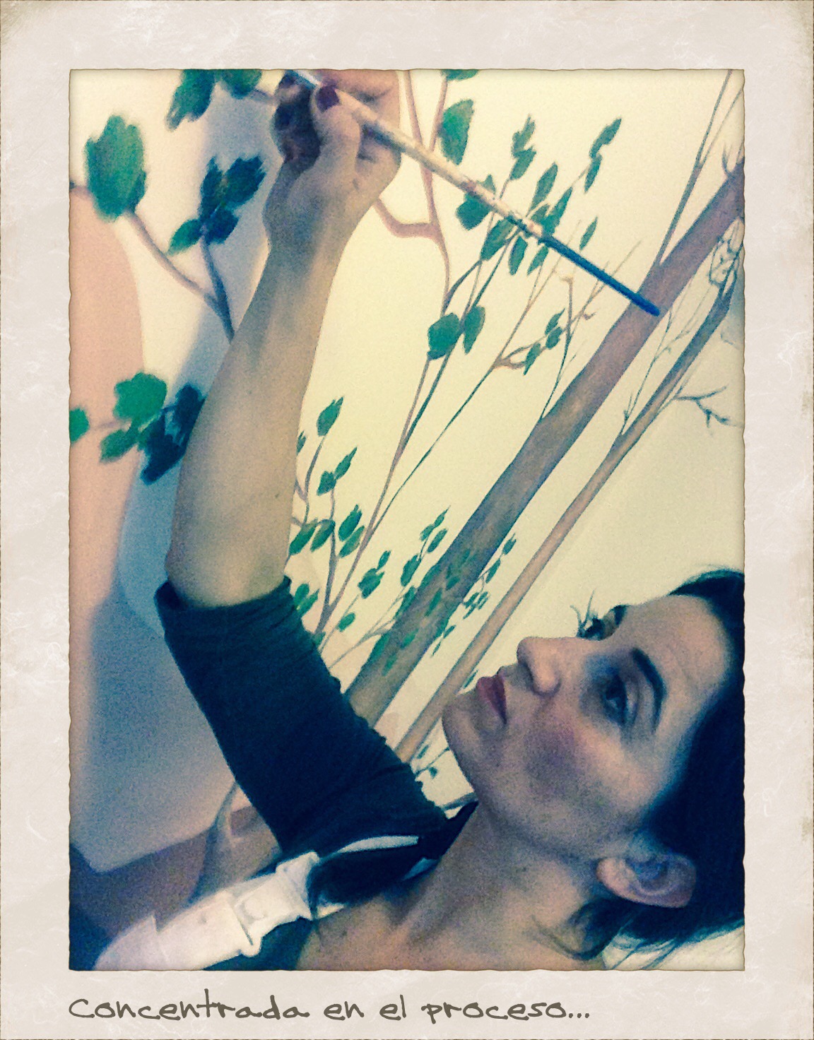 un momento del proceso de pintura mural, www.begoperezherrera.com, #mural, #decoraciòn.